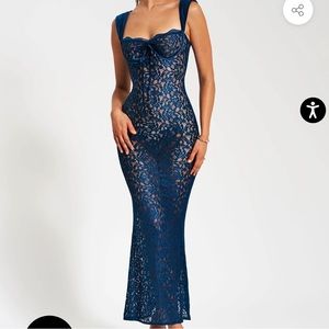 Miss Circle Holiday Dress. Beautiful Color. Size L-XL can fit a 10,12 14